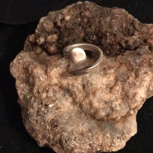 Uno de 50 twisted nail ring